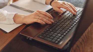 パソコンが壁紙から動かない、開始できない場合の対処法